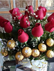 Rosas y Chocolates en caja